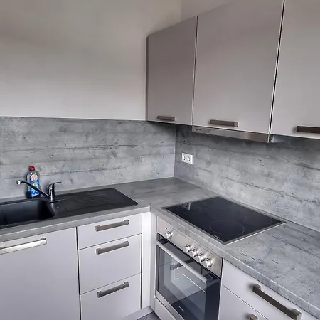 1 Apartment